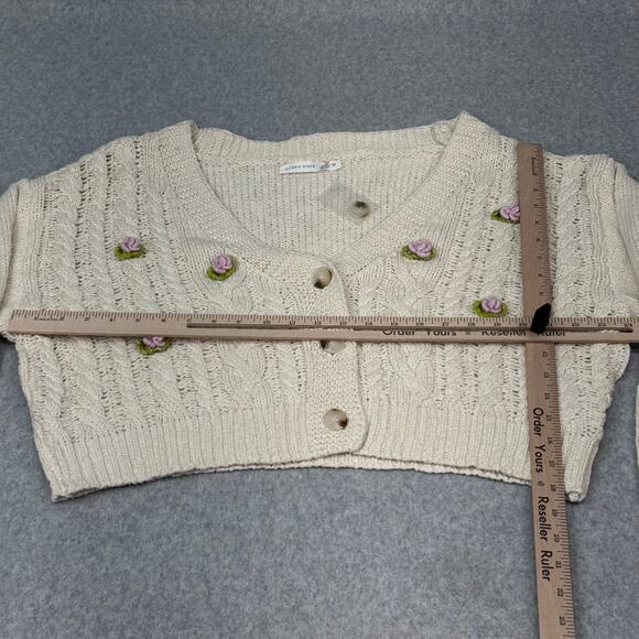 ALTAR-D STATE Women's Sweater Cream/Pink Crotched Roses Button Down Size M NEW! - Picture 8 of 8